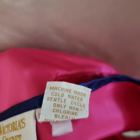 NWOT Victoria's Secret pink satin oversize night shirt night gown Womens… - Picture 4 of 4